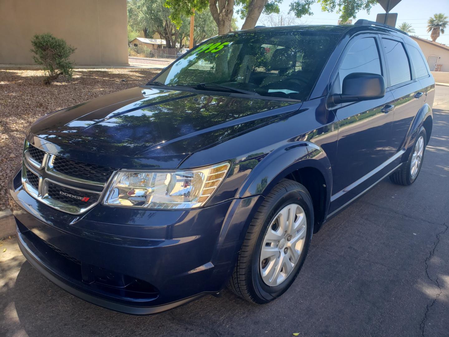 2018 /Tan and black Dodge Journey SE (3C4PDCAB1JT) with an 2.4L L4 DOHC 16V engine, 4-Speed Automatic transmission, located at 323 E Dunlap Ave., Phoenix, AZ, 85020, (602) 331-9000, 33.567677, -112.069000 - 2018 Dodge Journey SE,...... EXCELLENT condition, A Real See!!.... No accidents, Power everything, Ice cold ac front and rear, Touch screen Stereo/CD player, bluetooth, phone sync, Satellite compatible, 3RD row seating, rear receiver, Clean black and Tan interior with tan cloth seats in near perfect - Photo#0